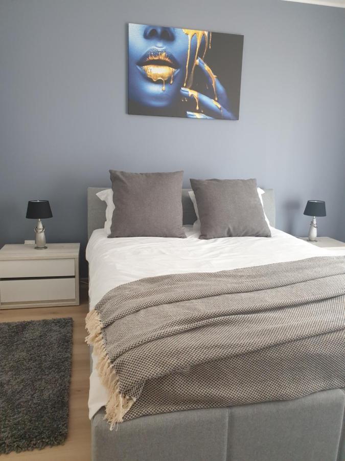Qualis Apartament Брашов Екстериор снимка