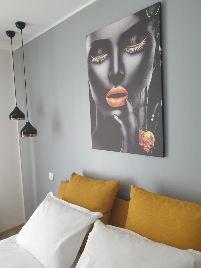 Qualis Apartament Брашов Екстериор снимка