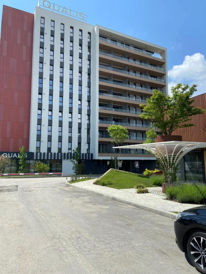 Qualis Apartament Брашов Екстериор снимка
