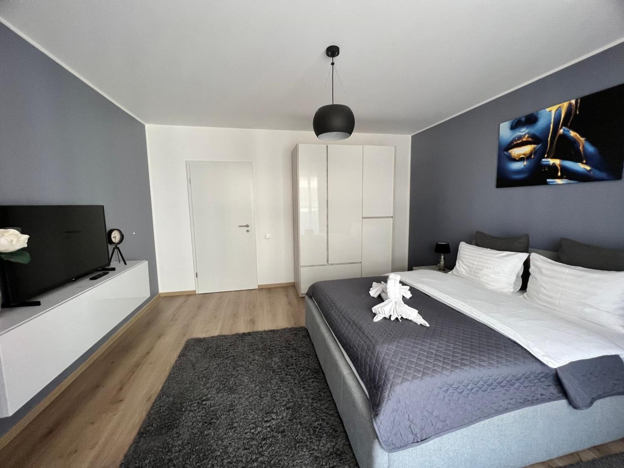 Qualis Apartament Брашов Екстериор снимка